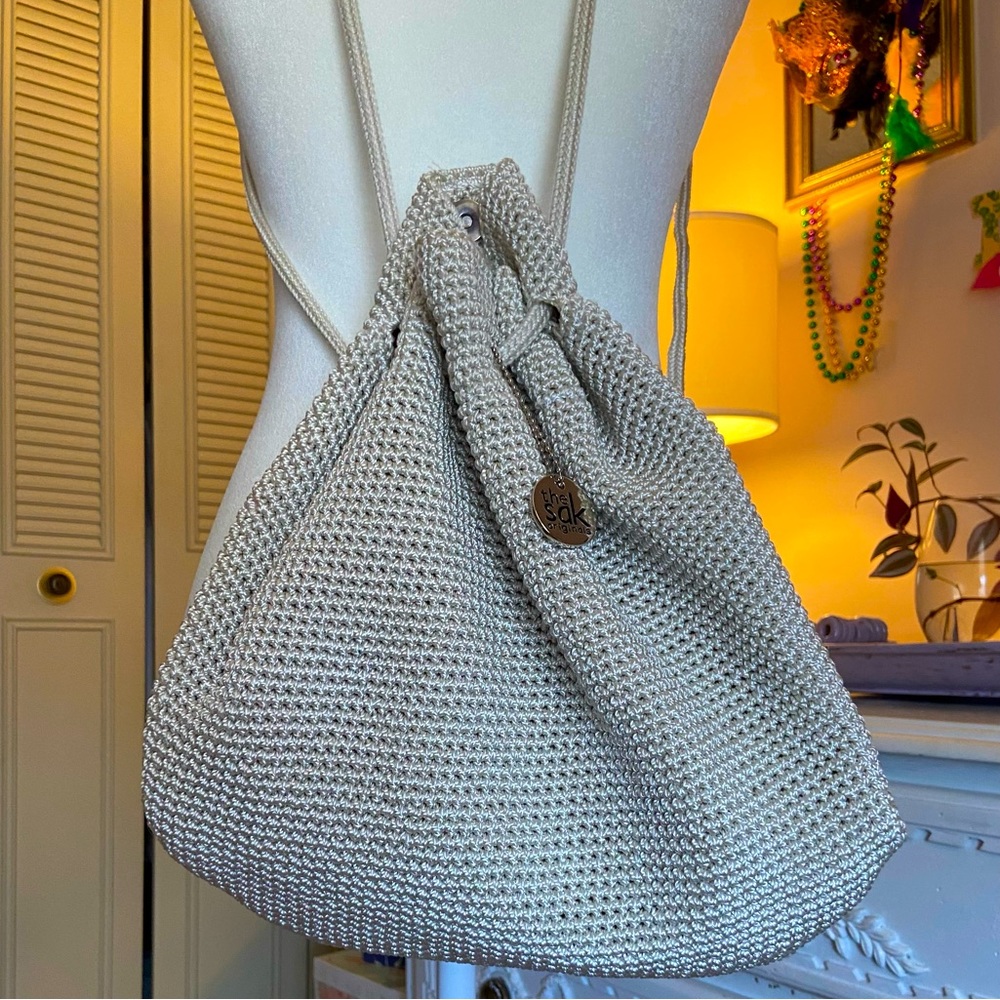 Theeee Best Sak Pack! Gorgeous Cream/ Oatmeal Colored Silky Mesh Beach Pack.
